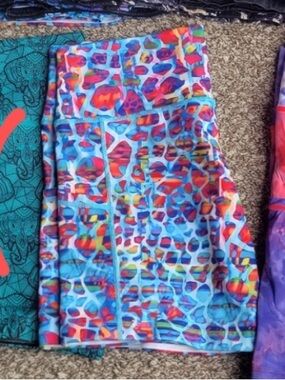 Constantly Varied Gear Multicolor Giraffes